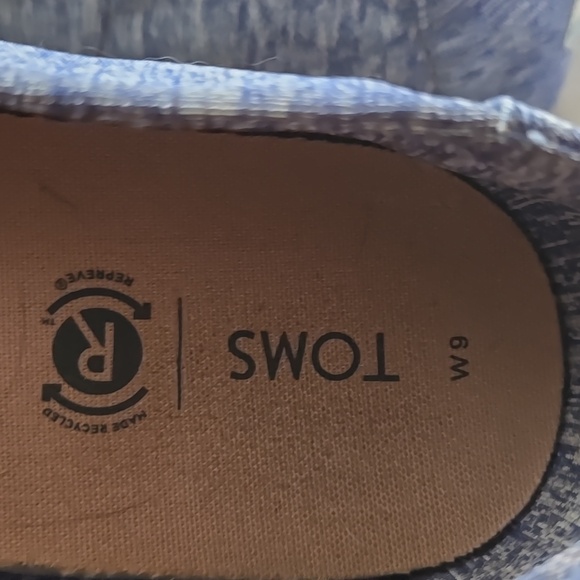 Tom's Slip Ons - Picture 4 of 4